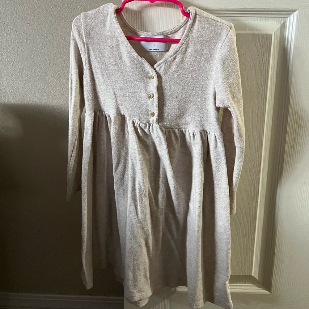 5T Old Navy Cream Dress 🧡5 for $25🧡